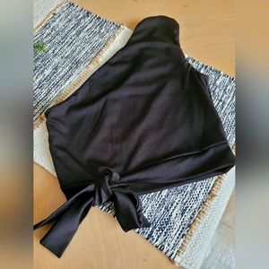 One shoulder crop top with side tie